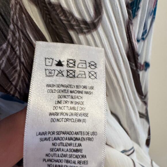 City Chic Floral Halter Neck Blouse White Pleated Hem Sleeveless Womens Sz M/18 - Picture 5 of 6